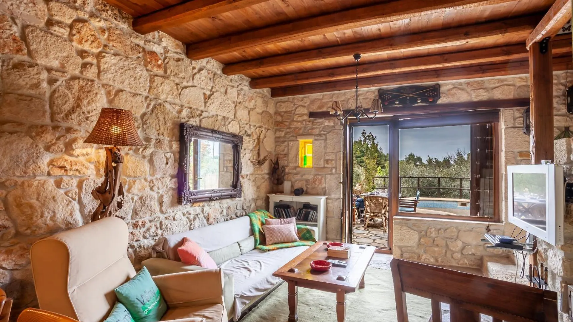 Forest Stone Villa With Pool Kriopigi Grecia